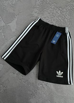 Спортивные шорты adidas черные с лампасами