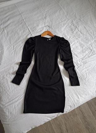 Женская мини-платье в рубчик с объемными рукавами черная h&amp;m