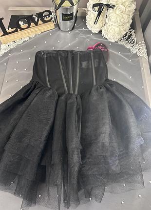 Неймовірно красивий корсет зі спідничкою hunkemoller private collection