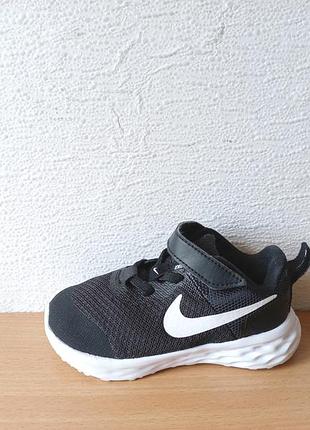 Крутые легкие кроссовки nike 23,5 р. стелька 14,8 см.