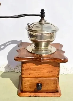 Старинная кофемолка из германии!