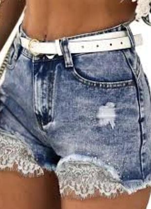 Джинсовые шорты с потертостями, кружевом и камнями от denim life