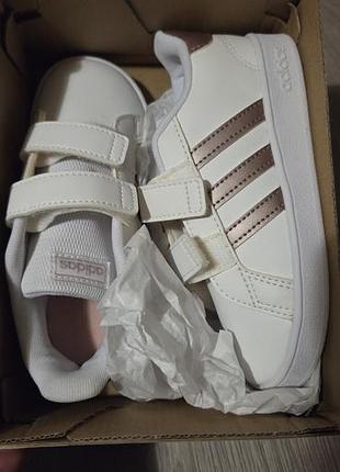 Новые кроссовки adidas 27 размер кожа