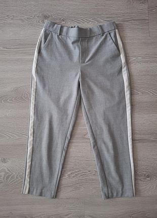 Жіночі укорочені штани zara
