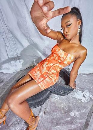 Короткая мини-платье с прозрачными бретельками prettylittlething | размер s (42)