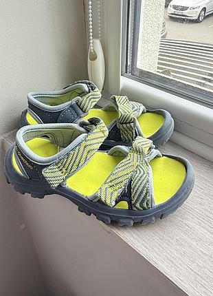 Босоніжки quechua