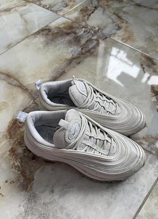 Кросівки від nike в гарному стані