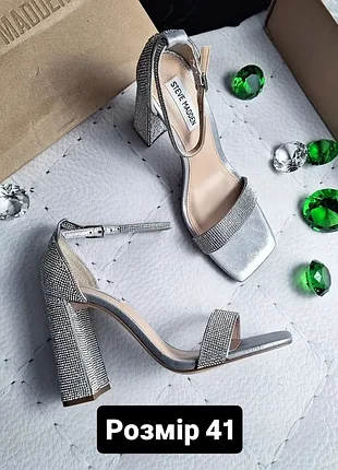 Steve madden оригінал босоніжки на підборах з яскравими стразами