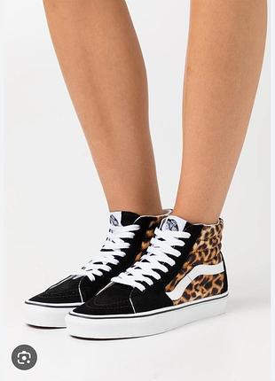 Жіночі хайтопи від бренда vans.