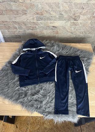 Спортивний костюм nike
