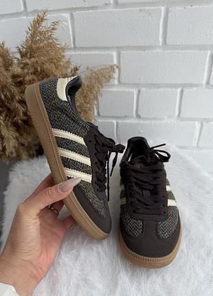 Кросівки adidas жіночі обмежений випуск коричневі