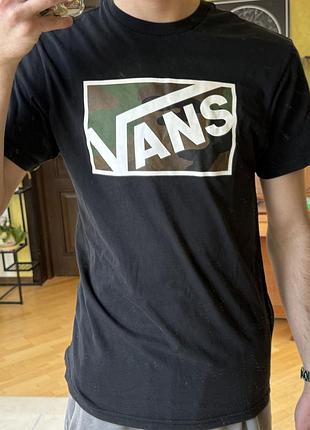 Футболка vans classic fit | камуфляжний логотип