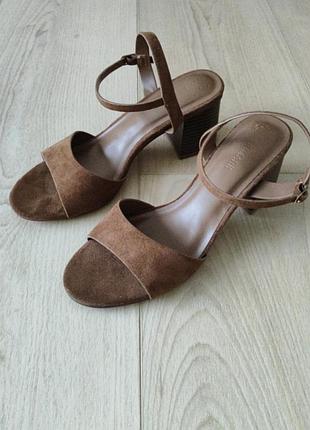 Босоніжки жіночі primark