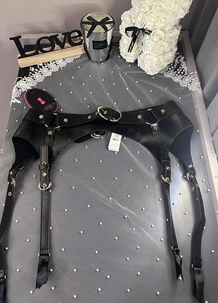 Шикарний шкіряний пояс для панчіх hunkemoller private collection