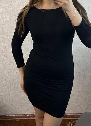 Маленьке чорне плаття 2