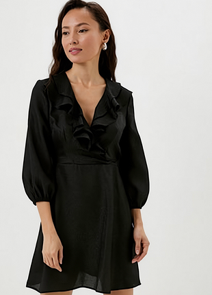 Новое брендовое чёрное платье мини с рюшами "river island". размер uk10/eur36.