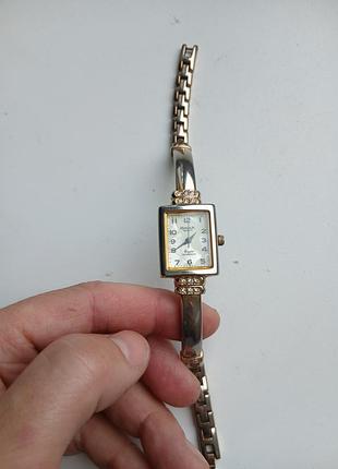 Часы женские наручные кварц omax 35т