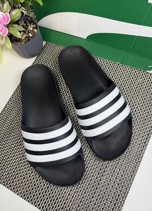 Оригінальні шльопанці adidas