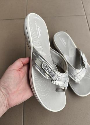 Оригинальные шлепанцы clarks