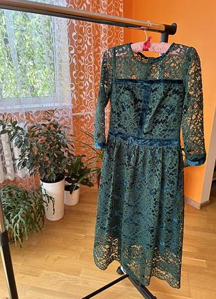 Плаття для урочистих подій, розмір вказаний 40, але маломірить, в ідеальному стані, одягала декілька разів, виробник туреччина, на підкладці, велюр