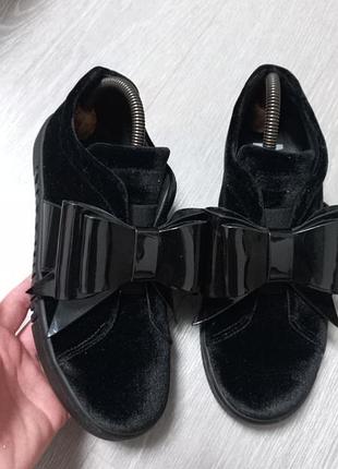 Жіночі кросівки moschino