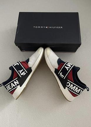 Кроссовки томми 2