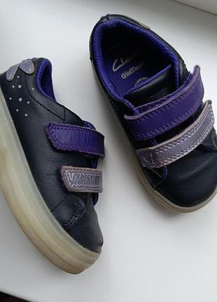 Шкіряні кросівки кеди clarks для дівчинки 22 розмір на стопу 13см