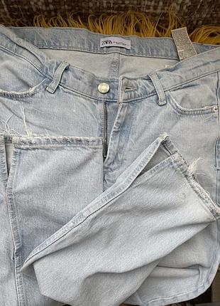 Жіночі джинси zara блакитного кольору,в розмірі m/l,на високий зріст,в прекрасному стані