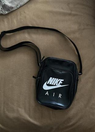 Месенджер від nike 2