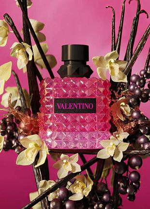🩷оригінал новинка 2025 року valentino born in roma extradose donna жіночі
парфуми, аромат для жінок смородина, ваніль, ром пробник