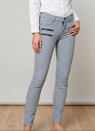 Полосатые светлые узкие котоновые брюки с замками denim co sm