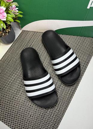 Оригінальні шльопанці adidas