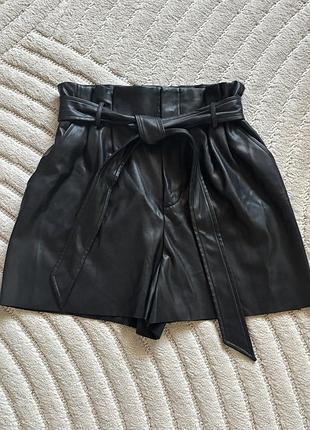 Шкіряні шорти zara