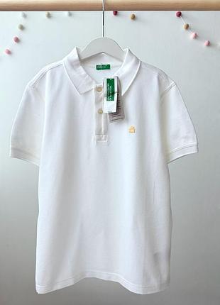 Белое поло с коротким рукавом бренд benetton для мальчика на рост 160 см