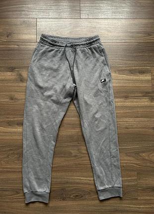 Чоловічі спортивні штани nike modern
