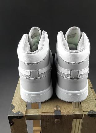 Nike air jordan 1 mid высокие белые с серым экокожа