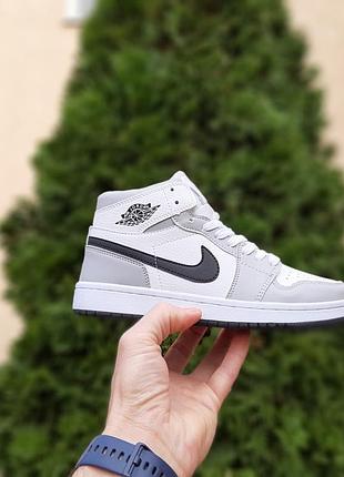 Nike air jordan 1 mid высокие белые с серым черная запятая экокожа
