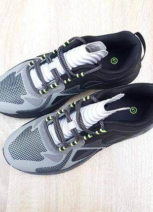 Reebok zig kinetica сірі з чорним комбіновані матеріали