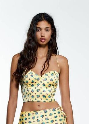 Стильний сатиновий топ zara як корсет з зав'язками, в квітковий принт s/m