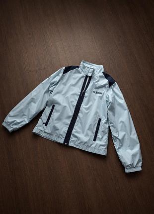 Куртка від adidas легка