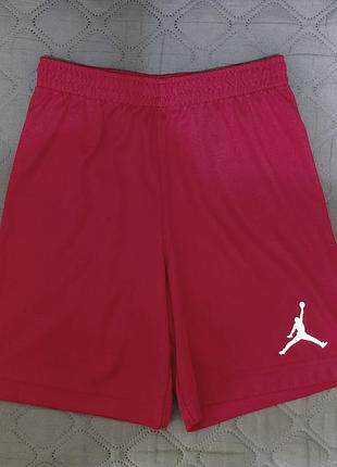 Спортивные шорты для мальчика jordan