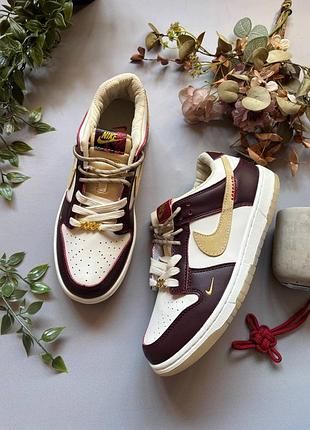 Стильные женские кроссовки nike sb dunk low lx white maroon