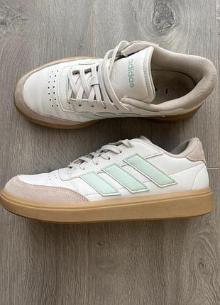 Кросівки adidas