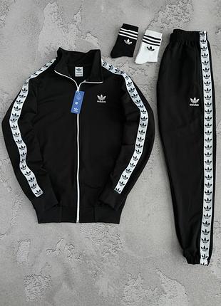 Спортивный костюм adidas лампас