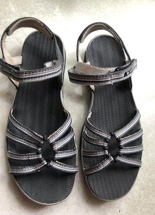 Босоніжки teva