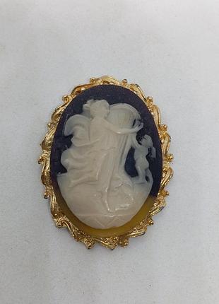 Подвеская камея