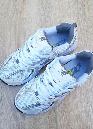 New balance 530 білі з серебром комбіновані матеріали топ