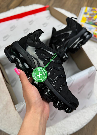 Air vapormax plus black 3