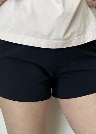 Женские беговые шорты under armour для бега