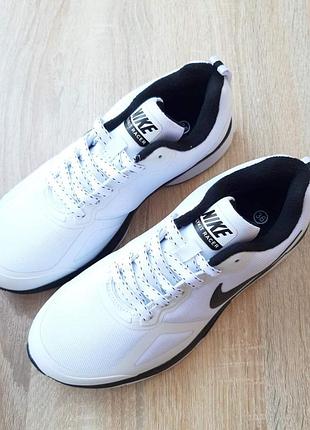 Nike flykit racer білі з чорним sin  водовідштовхувальна тканинатермо євро зима супер ціна